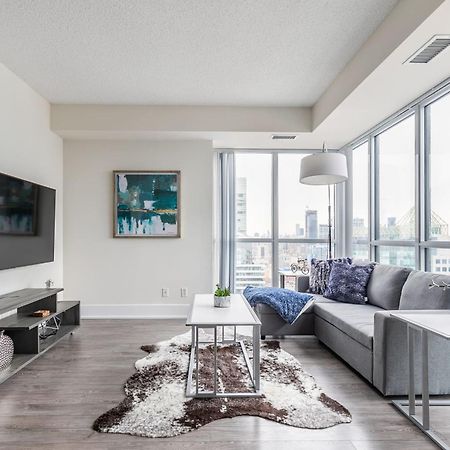 Luxury 1Br Condo - King Bed With City Views Toronto Bagian luar foto