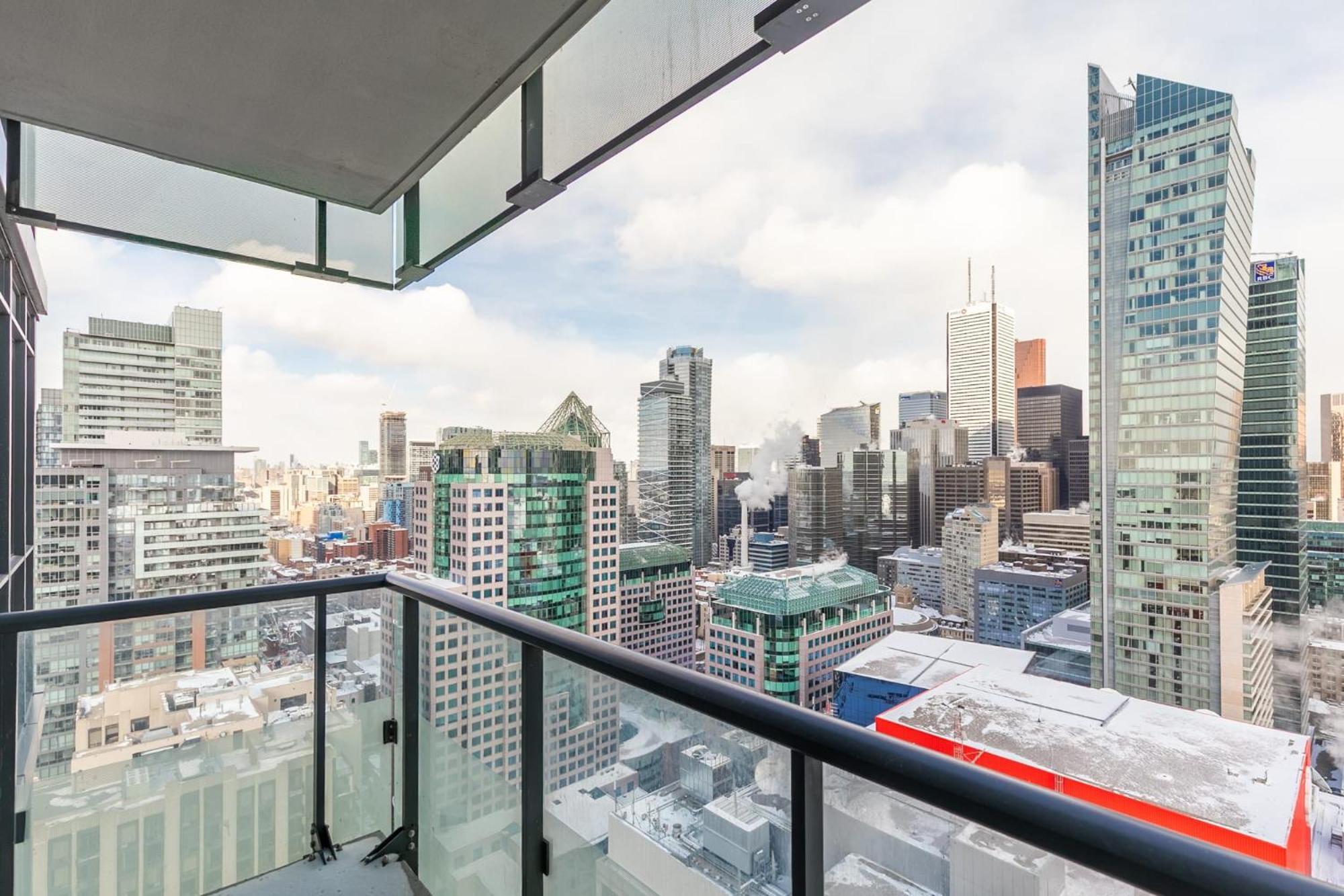 Luxury 1Br Condo - King Bed With City Views Toronto Bagian luar foto